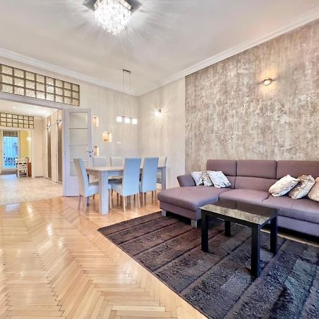 Exclusive Colourful Flat In The City Boedapest Buitenkant foto