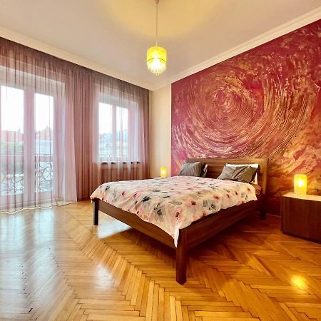 Exclusive Colourful Flat In The City Boedapest Buitenkant foto