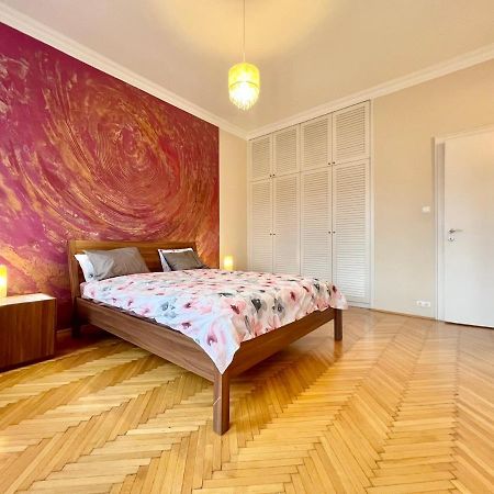 Exclusive Colourful Flat In The City Boedapest Buitenkant foto
