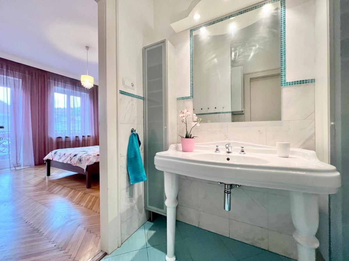 Exclusive Colourful Flat In The City Boedapest Buitenkant foto