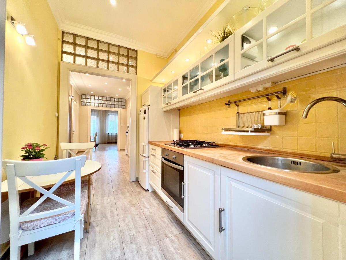 Exclusive Colourful Flat In The City Boedapest Buitenkant foto